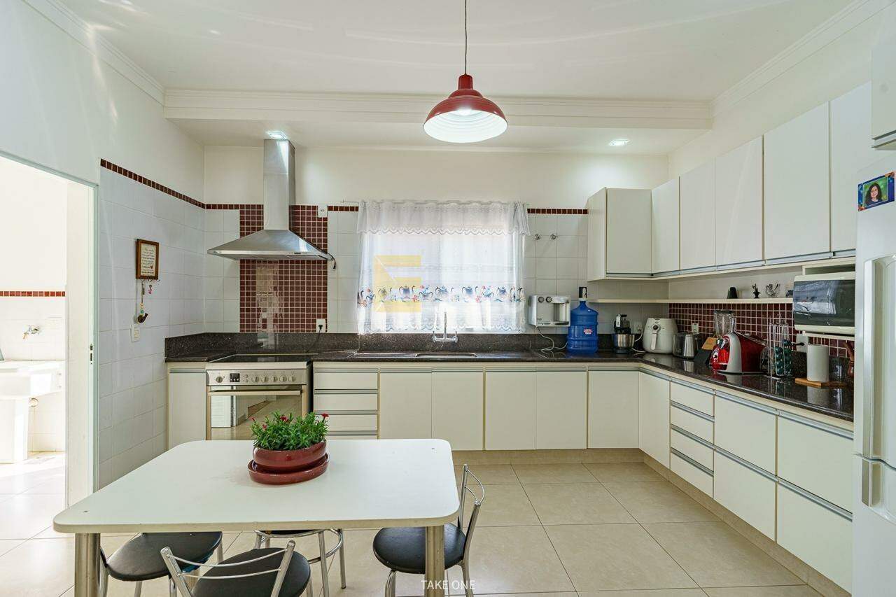 Casa em condomínio à venda no Condomínio Estância Marambaia em Vinhedo/SP: 