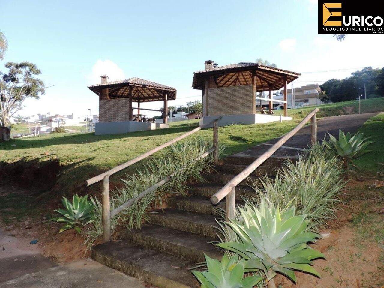 Terreno em Condomínio à venda no Condomínio Santa Isabel em Louveira/SP: Foto