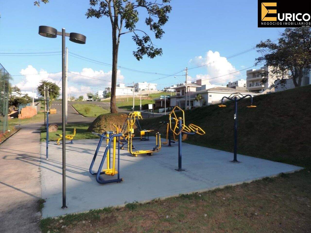 Terreno em Condomínio à venda no Condomínio Santa Isabel em Louveira/SP: Foto