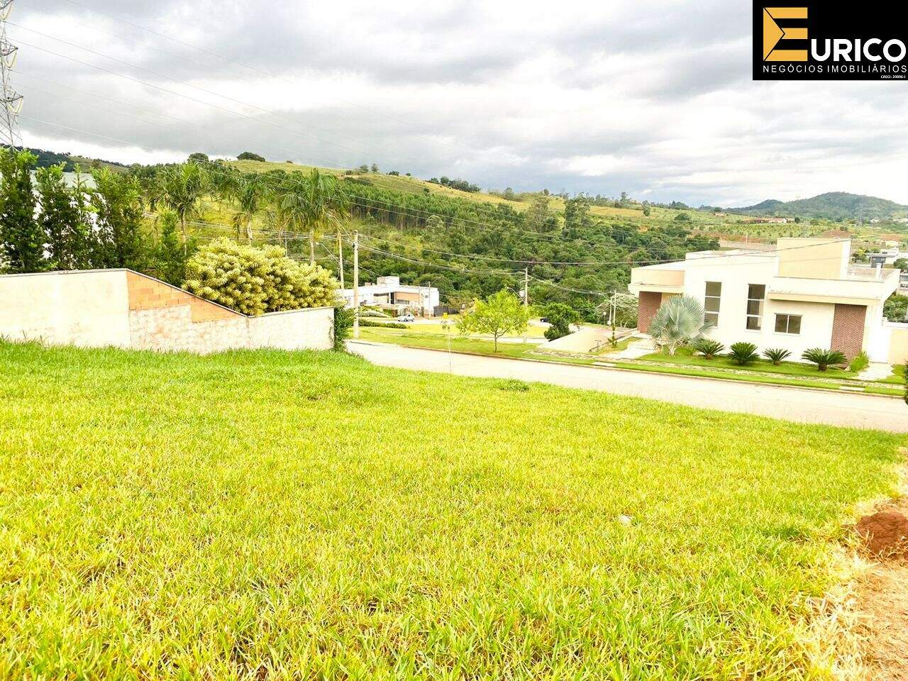 Terreno em Condomínio à venda no Condomínio Campo de Toscana em Vinhedo/SP: Foto