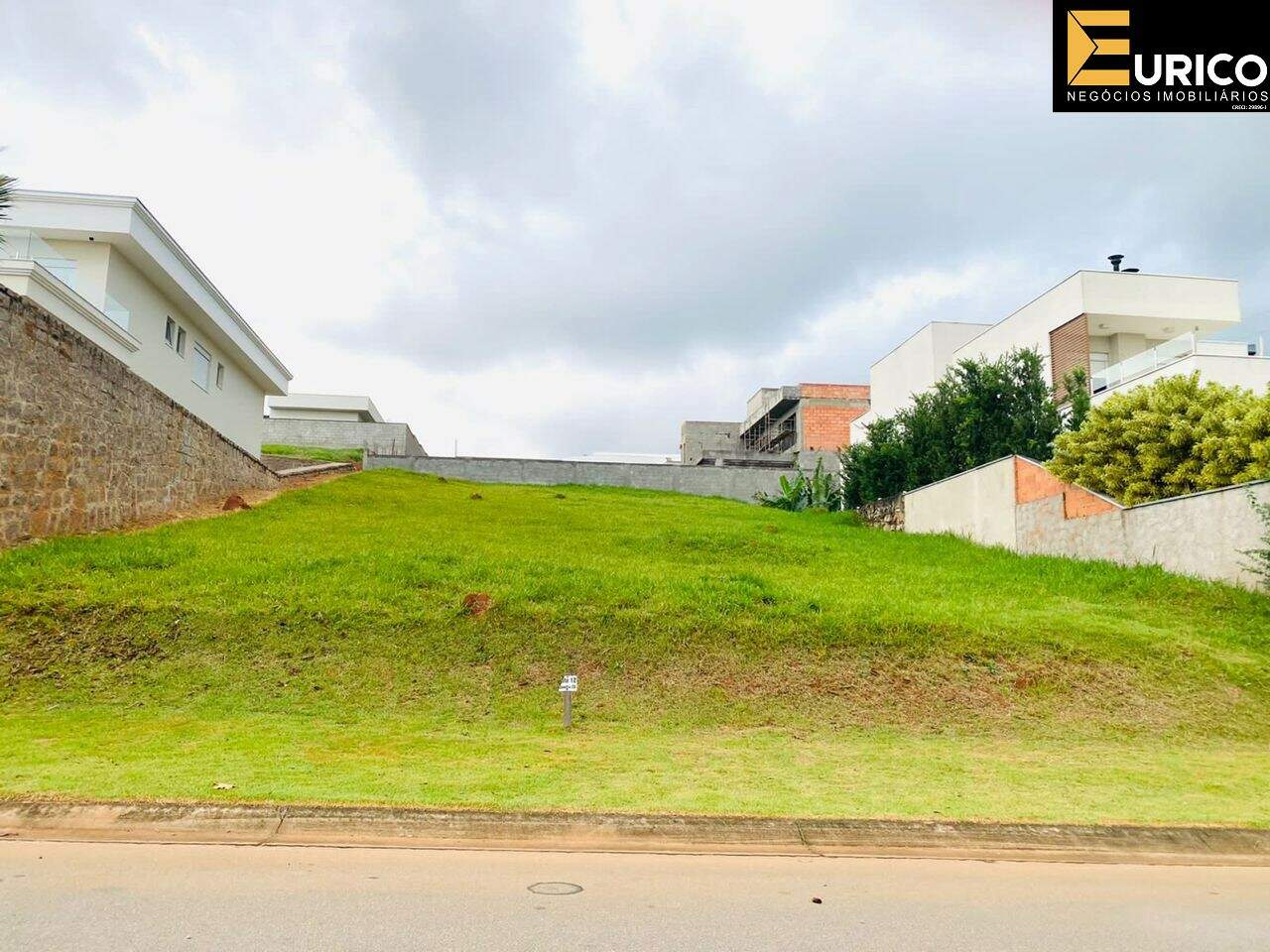 Terreno em Condomínio à venda no Condomínio Campo de Toscana em Vinhedo/SP: Foto