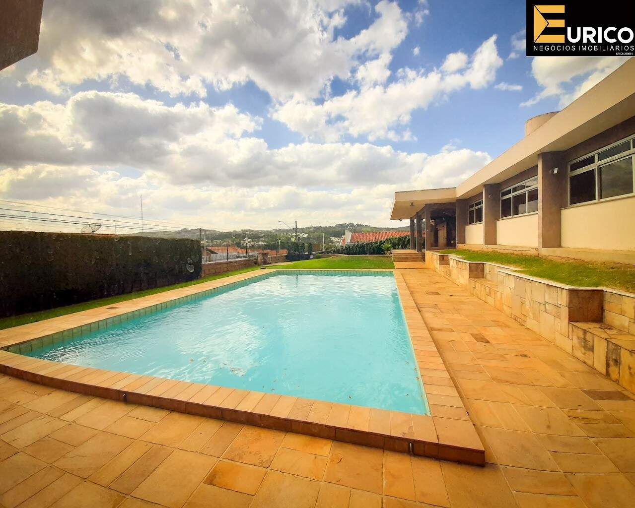 Casa à venda no Centro em Vinhedo/SP: Foto 02