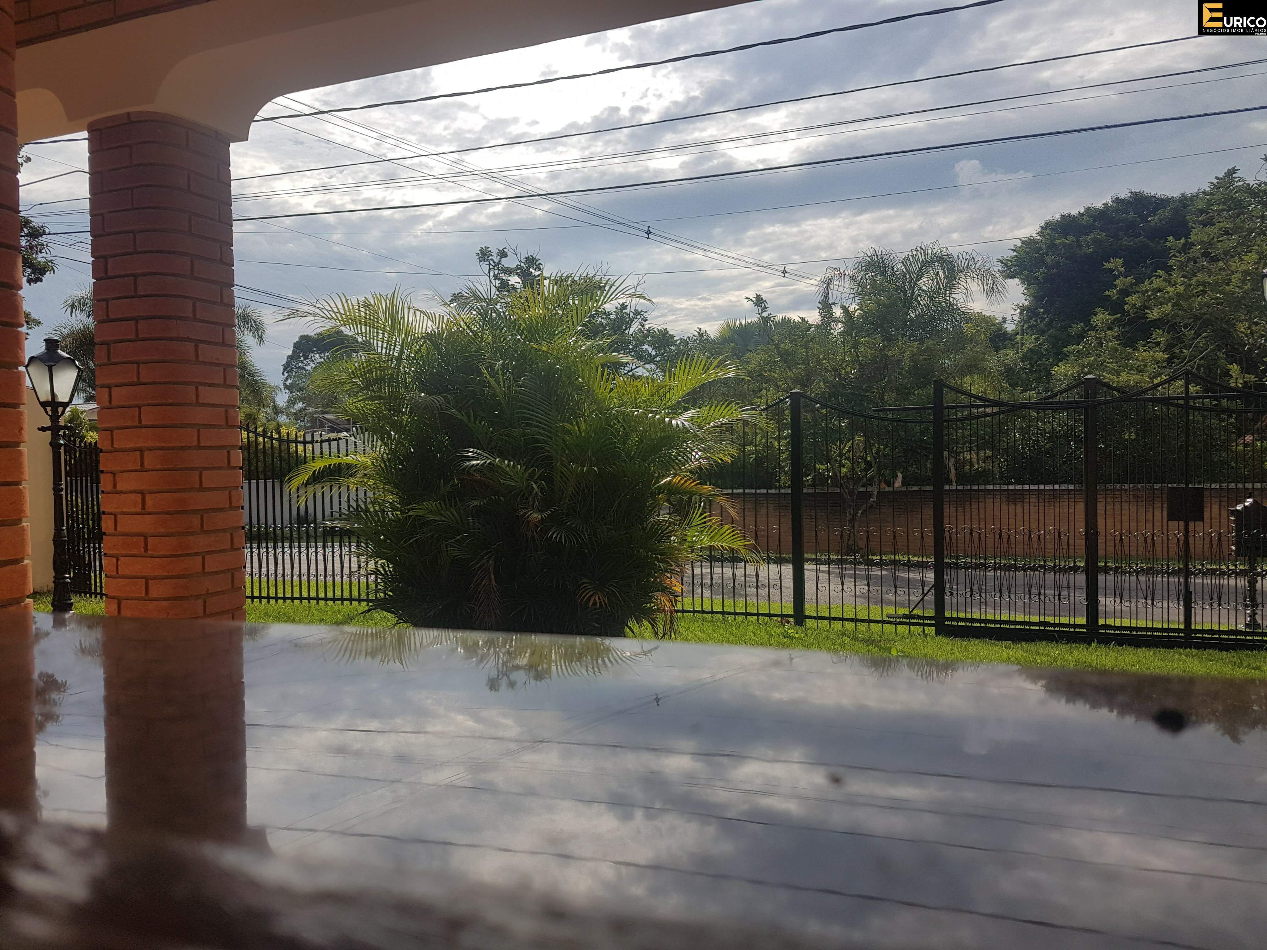 Casa em condomínio para aluguel no Condomínio Estância Marambaia em Vinhedo/SP: Vista da Suíte