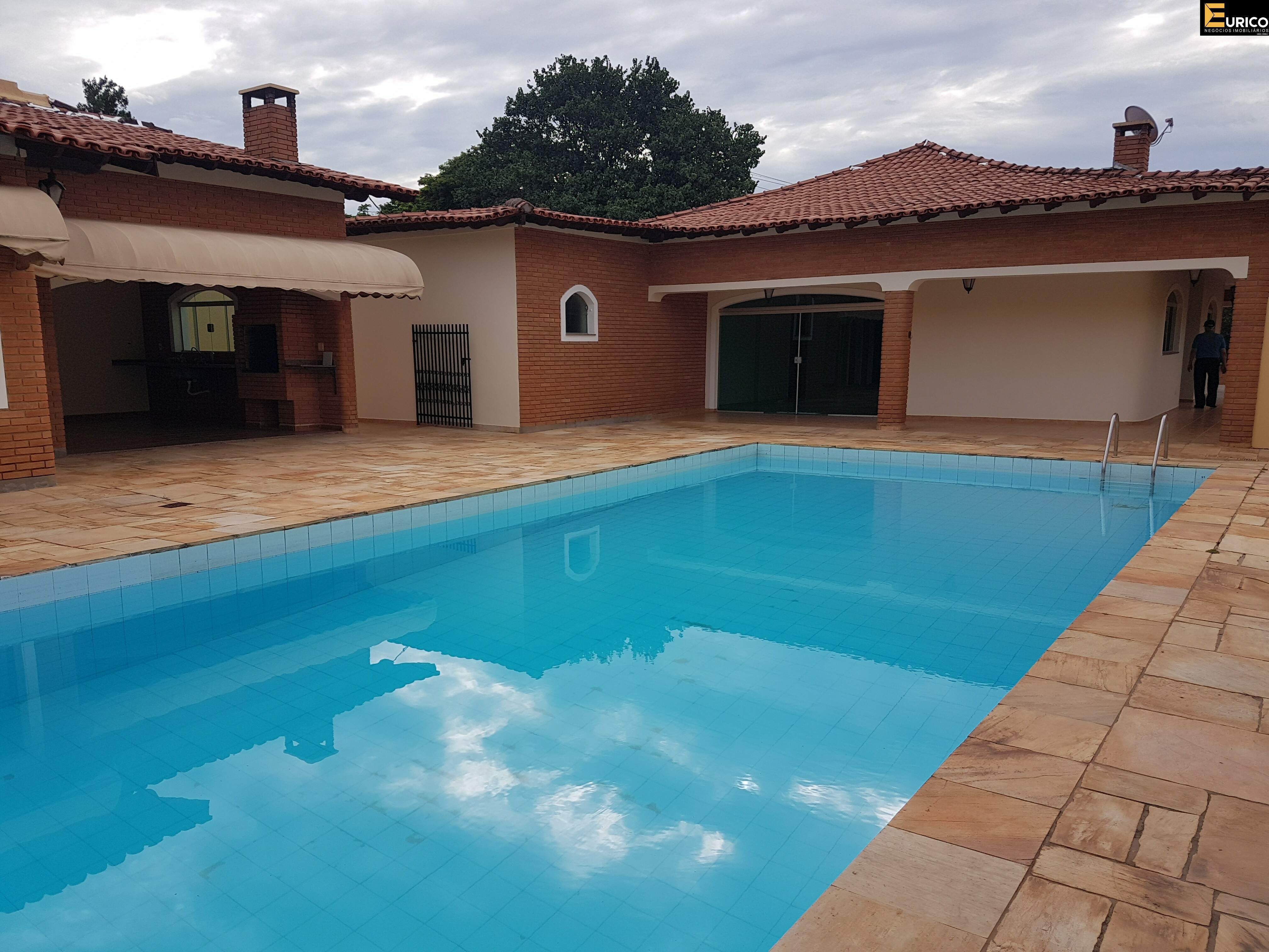 Casa em condomínio para aluguel no Condomínio Estância Marambaia em Vinhedo/SP: Área de lazer / piscina em alvenaria