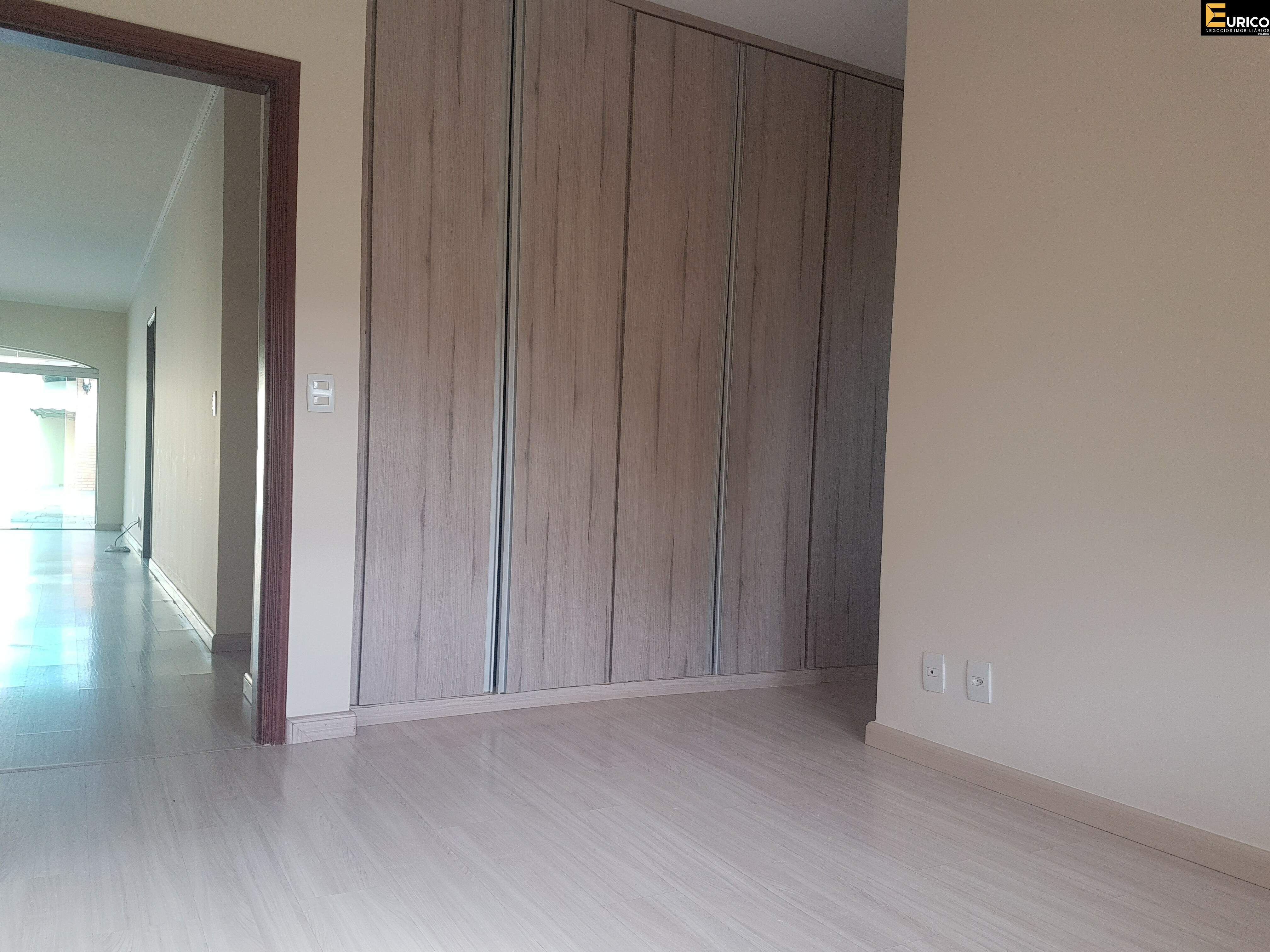 Casa em condomínio para aluguel no Condomínio Estância Marambaia em Vinhedo/SP: Suíte