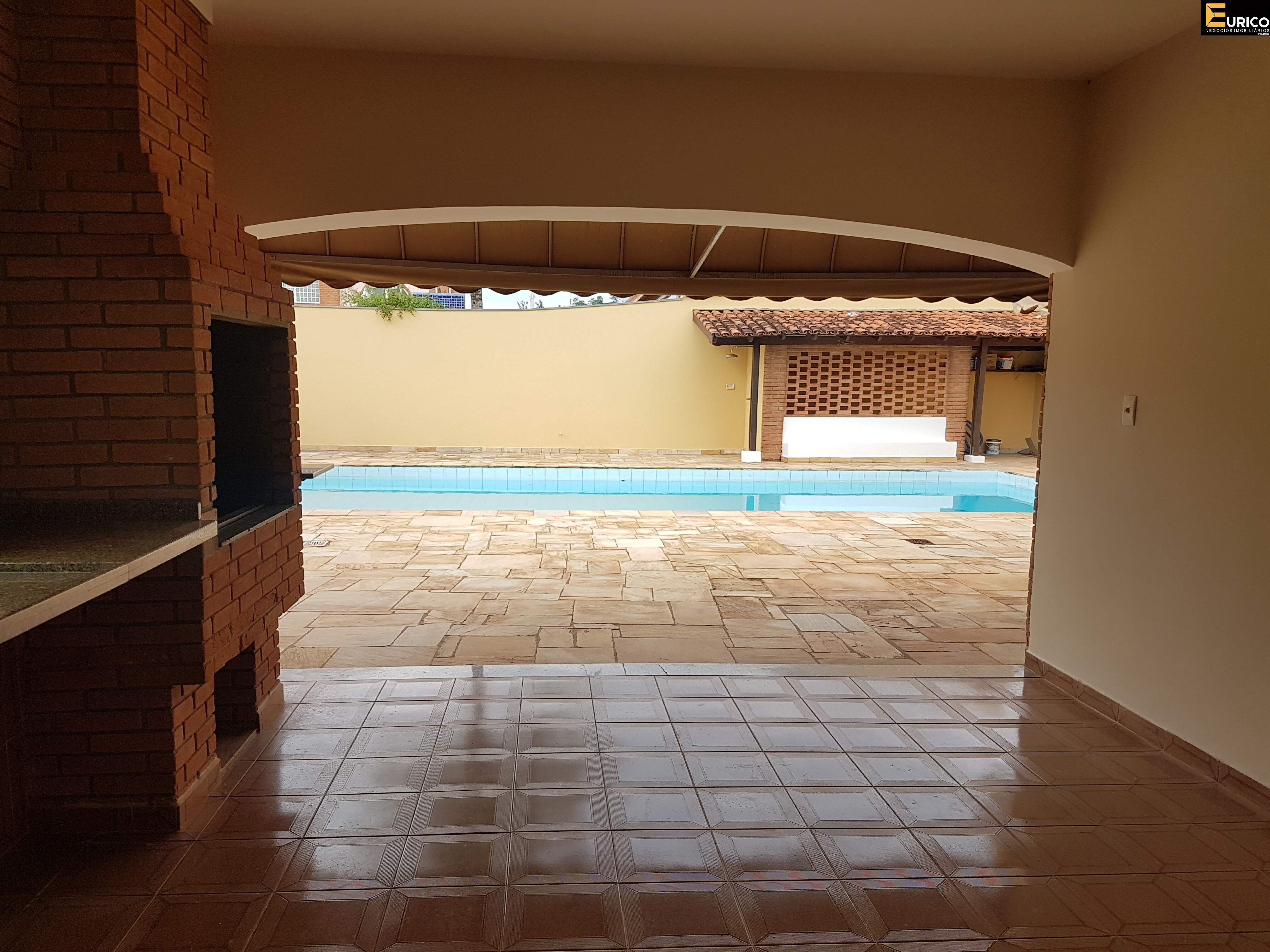 Casa em condomínio para aluguel no Condomínio Estância Marambaia em Vinhedo/SP: Churrasqueira