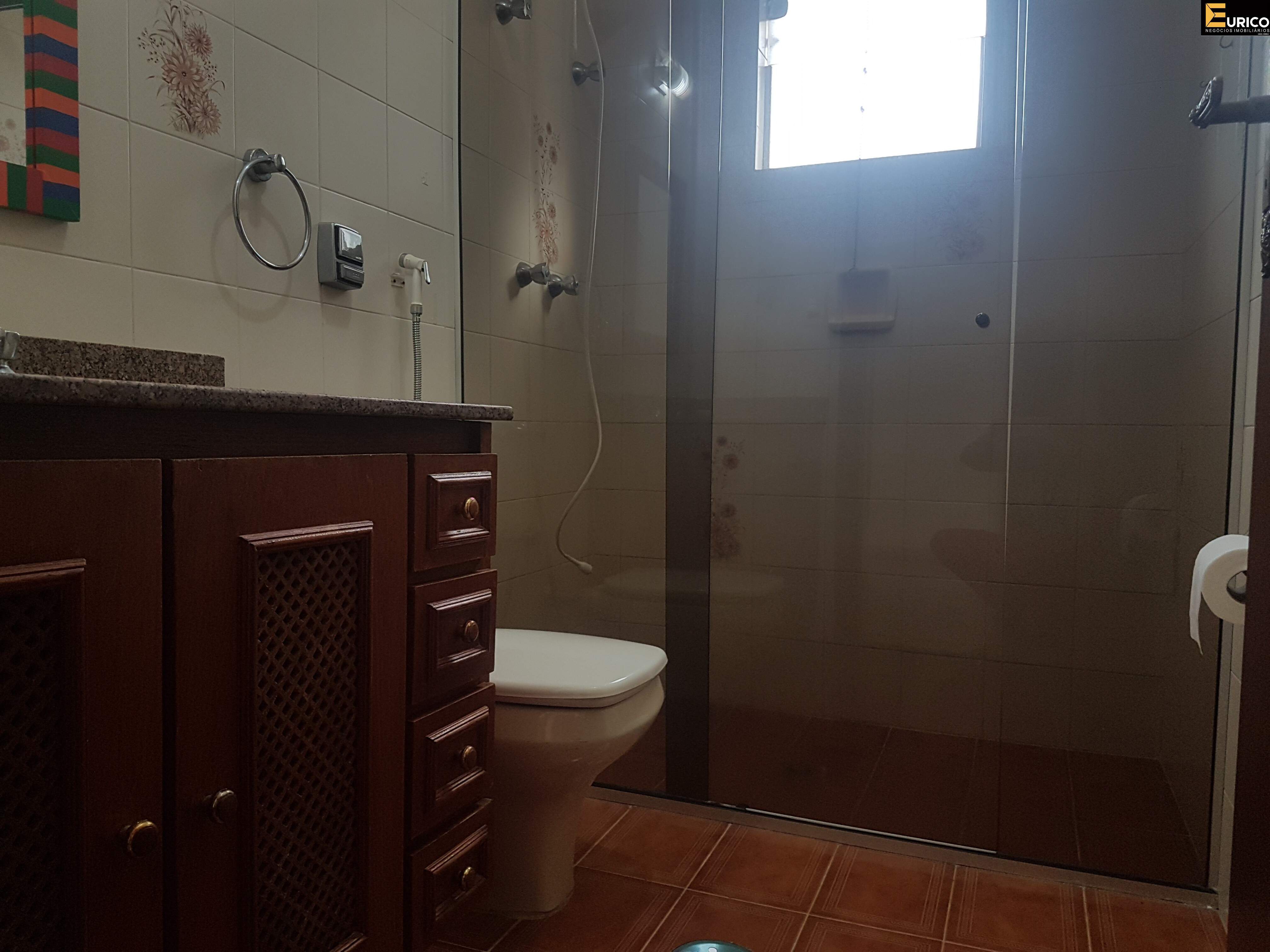 Casa em condomínio para aluguel no Condomínio Estância Marambaia em Vinhedo/SP: Banheiro Social