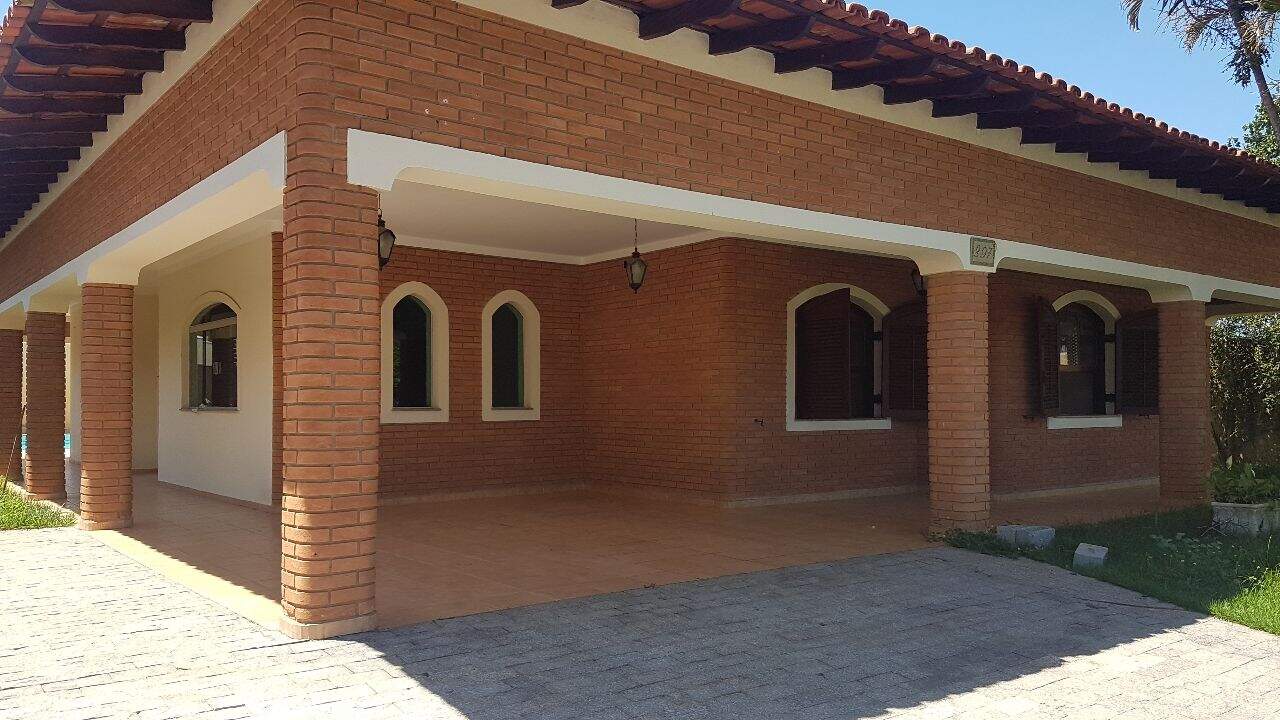 Casa em condomínio para aluguel no Condomínio Estância Marambaia em Vinhedo/SP: Fachada