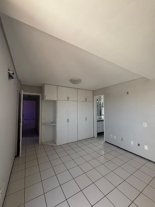 Apartamento à venda no Jóquei Clube: 