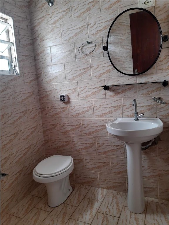 Casa à venda no Parque Selecta(Montanhão): Banheiro