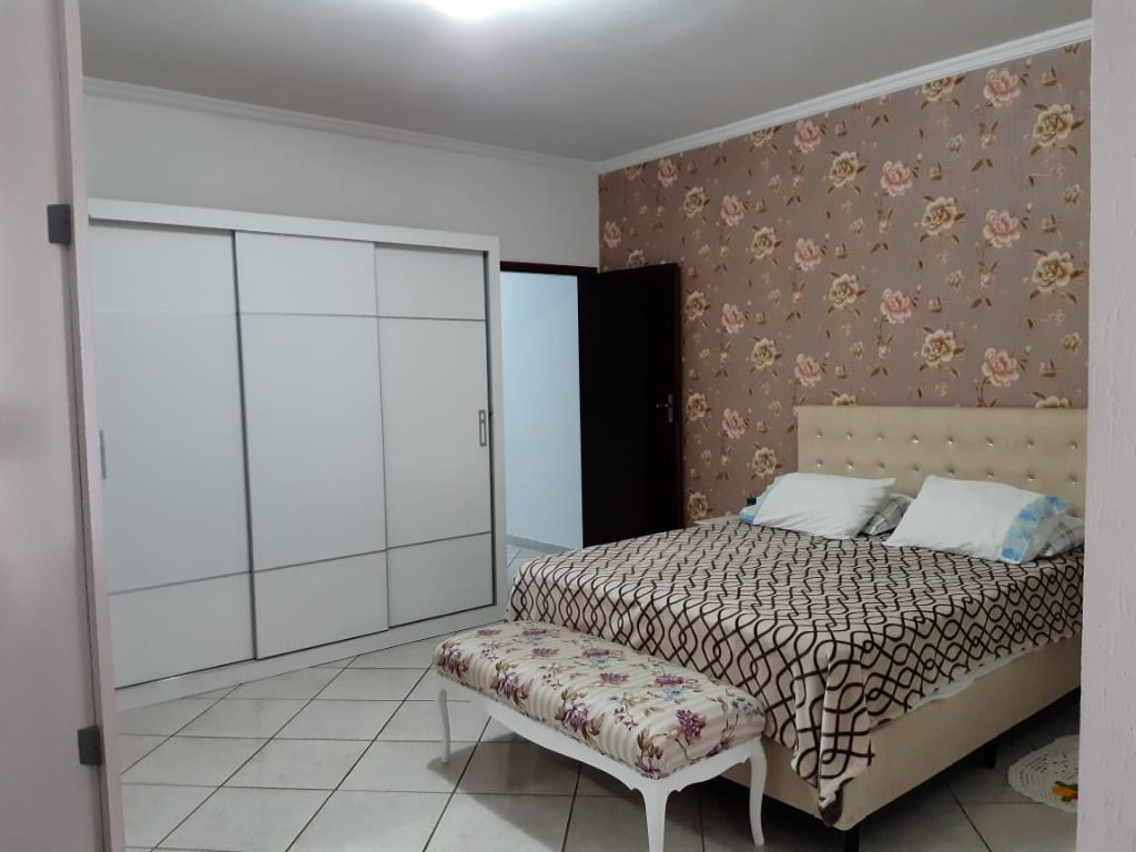 Sobrado à venda no Parque Gerassi: 