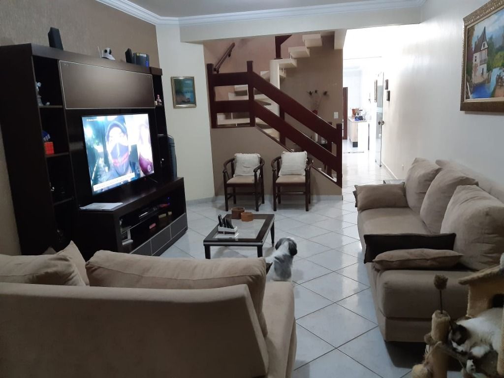 Sobrado à venda no Parque Gerassi: 