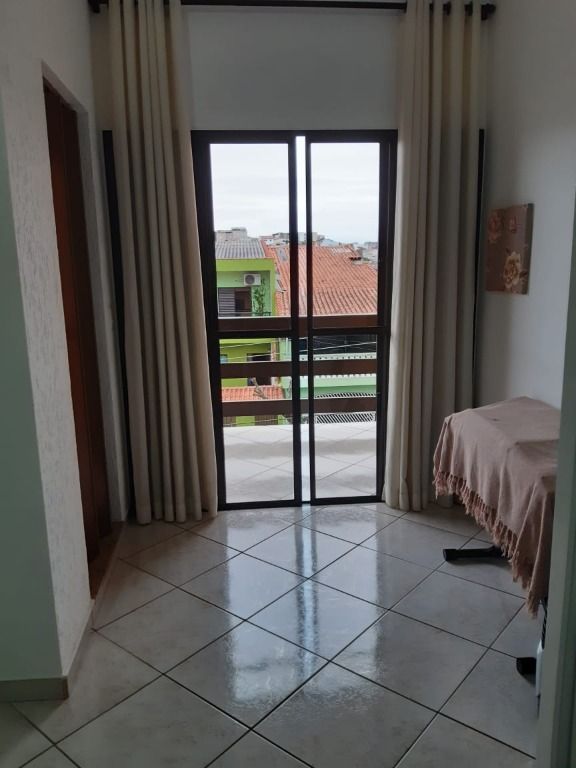 Sobrado à venda no Parque Gerassi: 