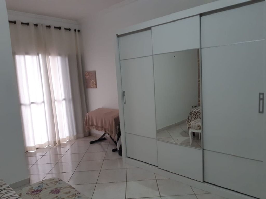 Sobrado à venda no Parque Gerassi: 