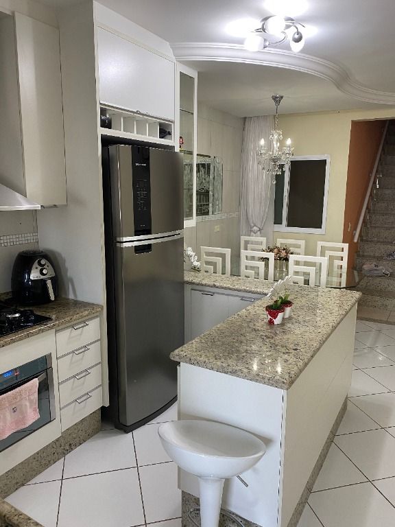 Sobrado à venda no Vila Eldízia: 