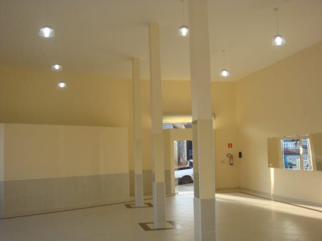 Salão à venda no Jardim Rina: 