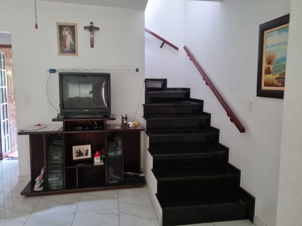 Sobrado à venda no Vila Valparaíso: 