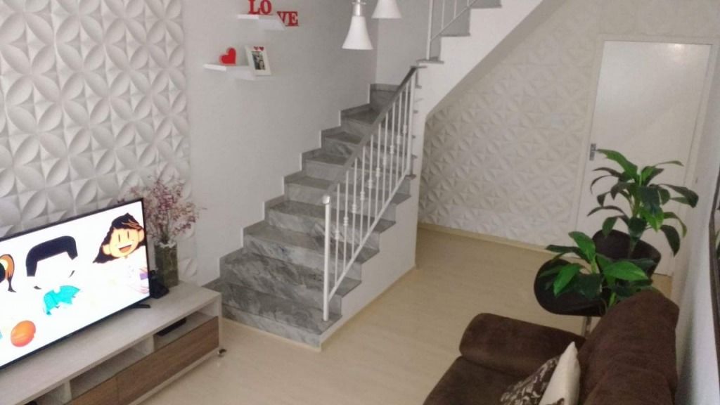 Sobrado à venda no Vila Eldízia: 