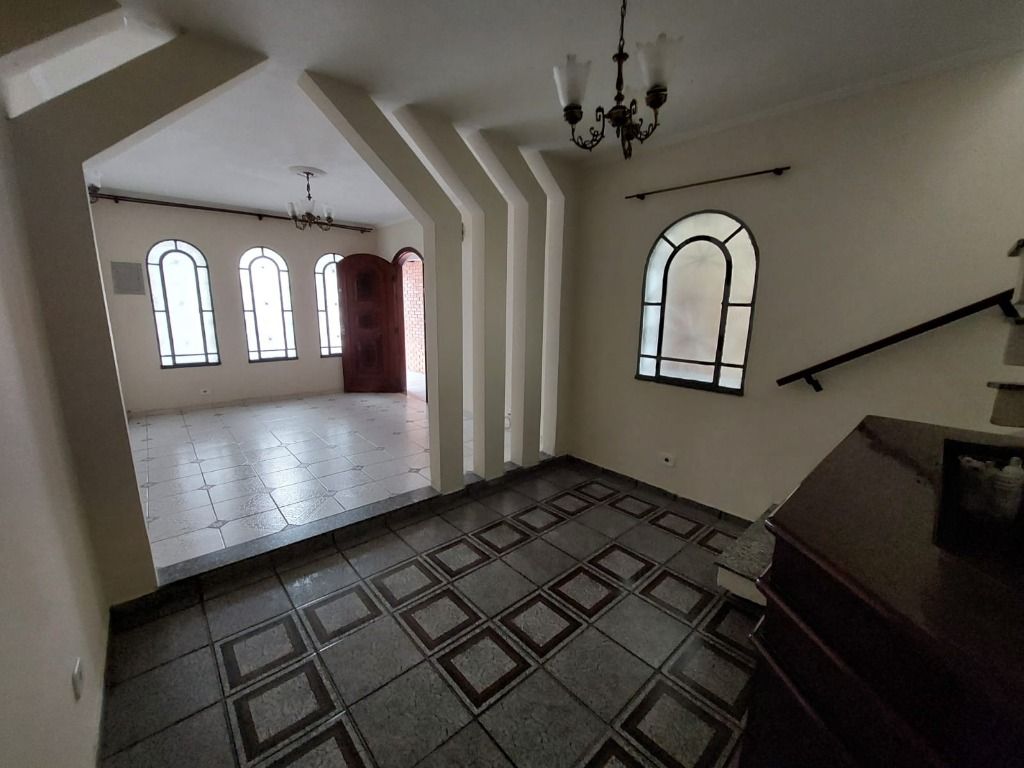 Sobrado à venda no Vila Scarpelli: 