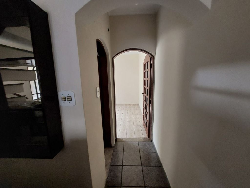 Sobrado à venda no Vila Scarpelli: 