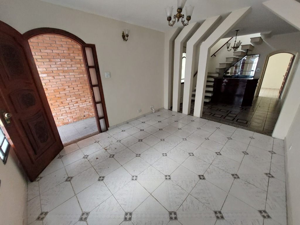 Sobrado à venda no Vila Scarpelli: 