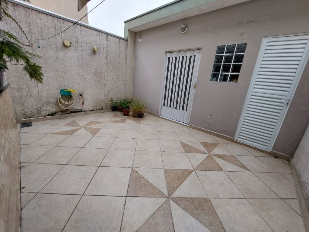 Sobrado à venda no Vila Scarpelli: 