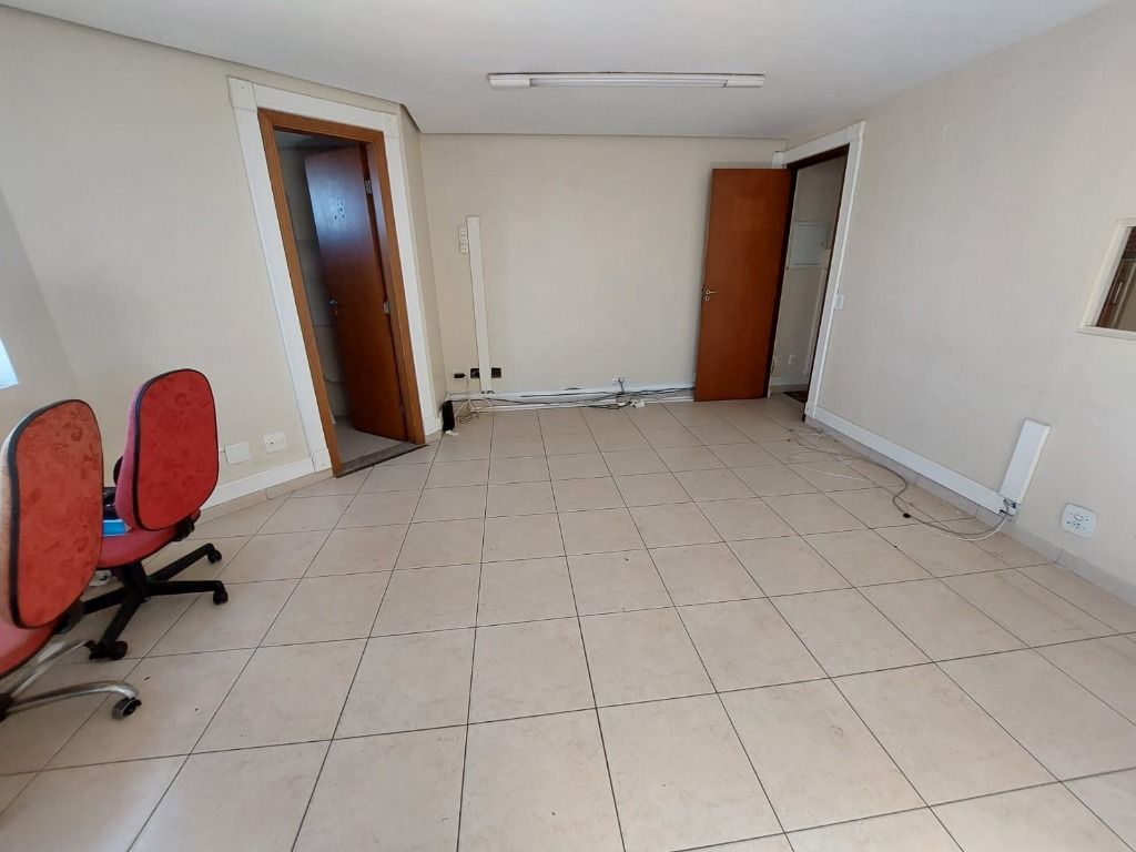 Sala à venda no Centro: 