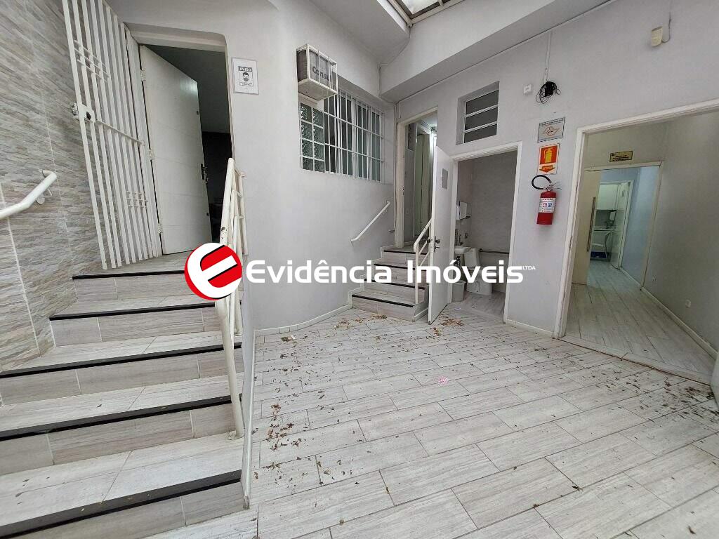 Sobrado à venda no Vila Scarpelli: 
