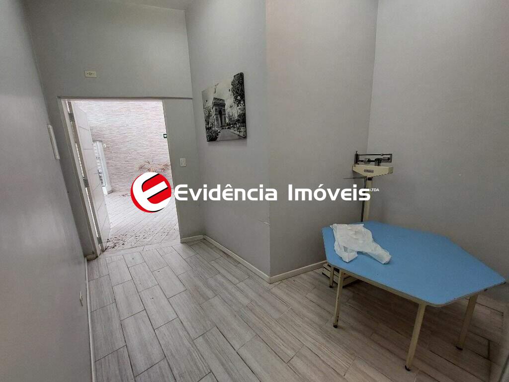 Sobrado à venda no Vila Scarpelli: 