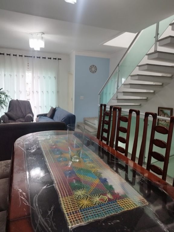 Sobrado à venda no Vila Scarpelli: 