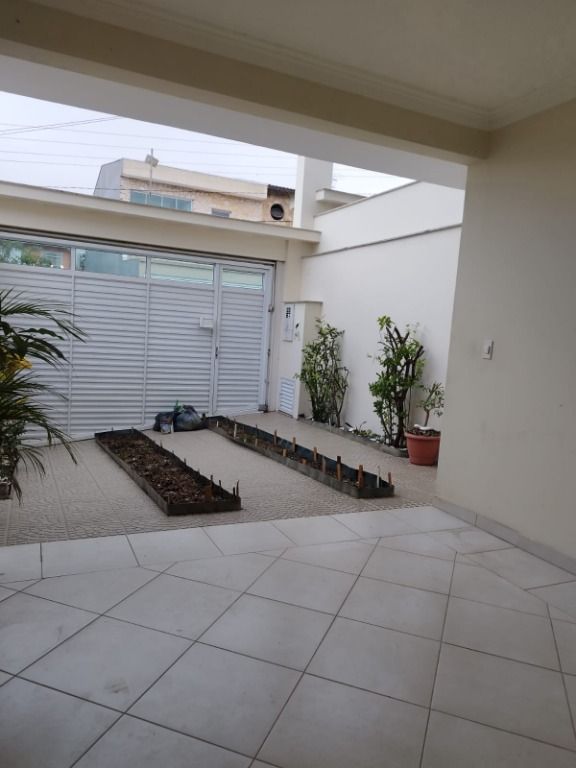 Sobrado à venda no Vila Scarpelli: 