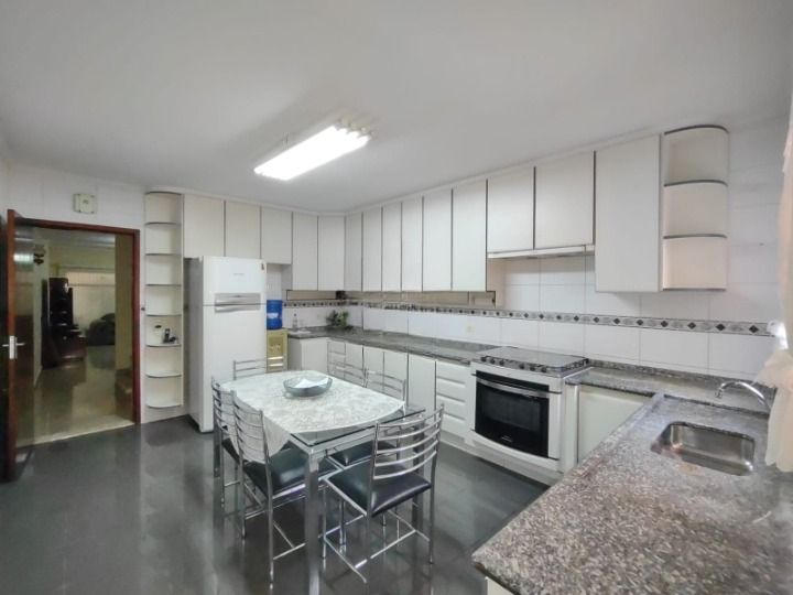 Sobrado à venda no Vila Scarpelli: 