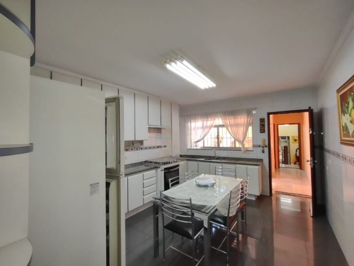 Sobrado à venda no Vila Scarpelli: 