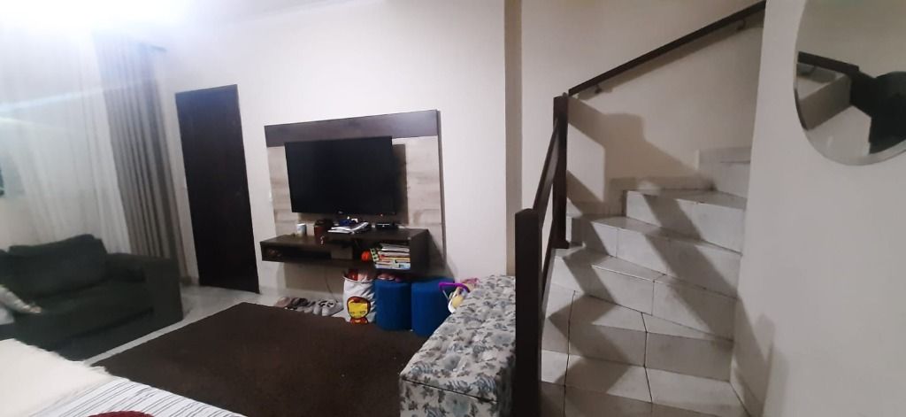 Sobrado à venda no Jardim Cristiane: 