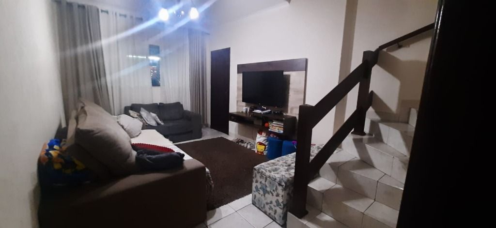 Sobrado à venda no Jardim Cristiane: 