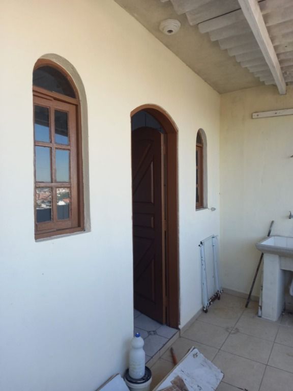 Sobrado à venda no Sítio dos Vianas: 