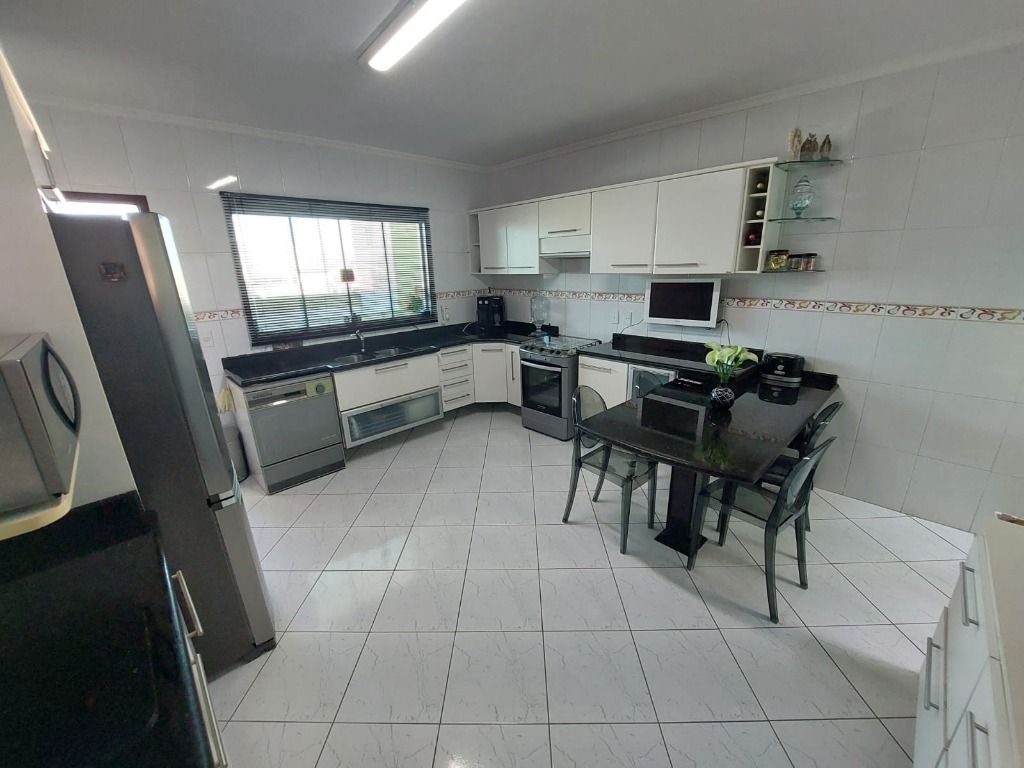 Sobrado à venda no Vila Pinheirinho: 