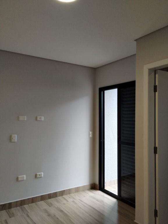 Sobrado à venda no Vila Eldízia: 