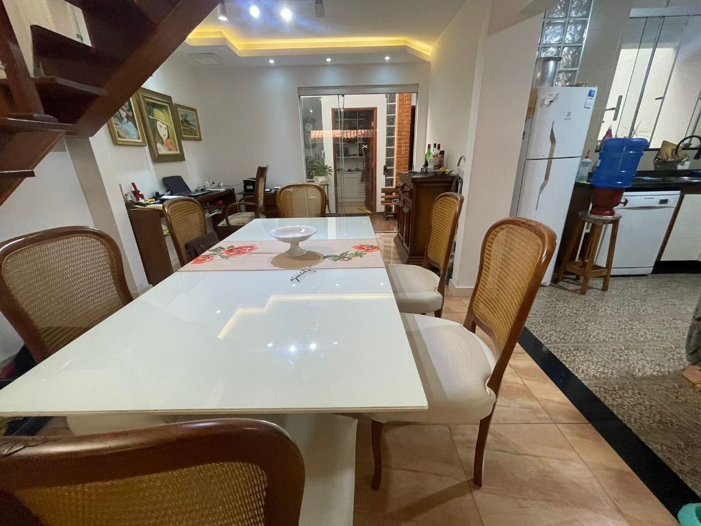 Sobrado à venda no Jardim Bela Vista: 