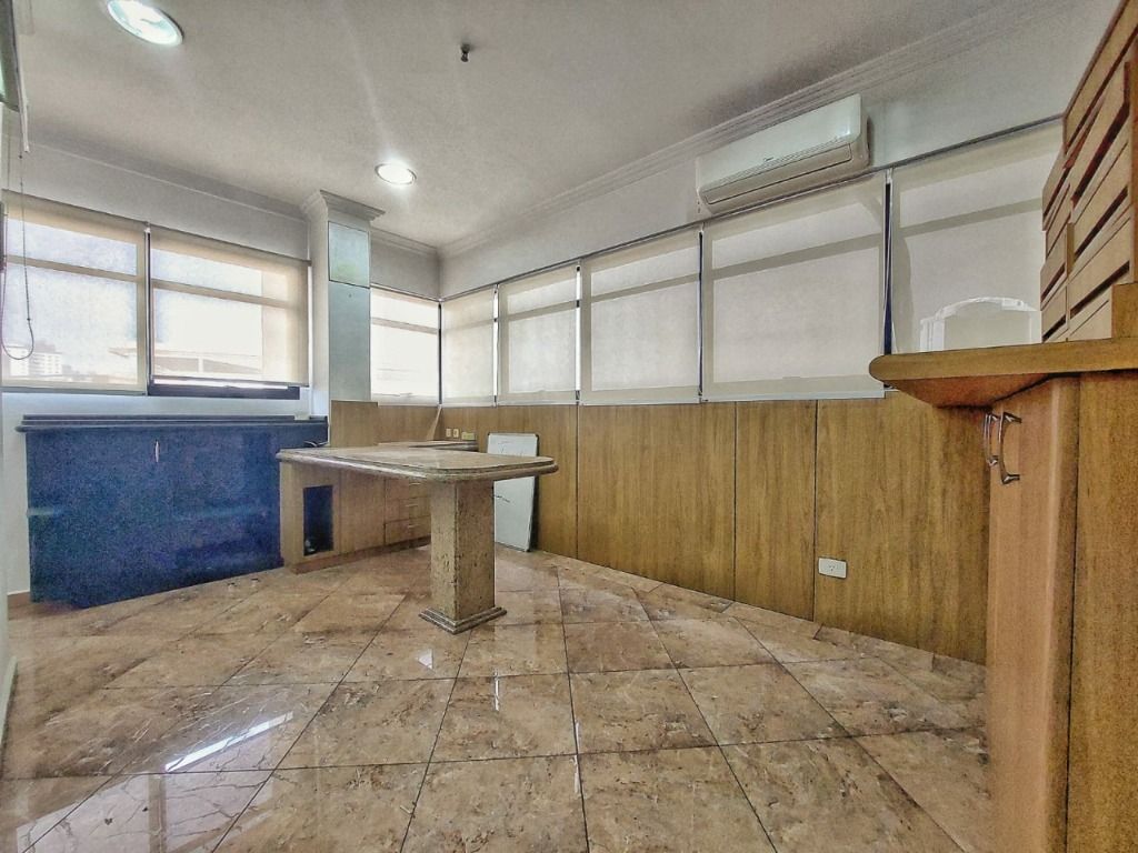 Sala à venda no Centro: 