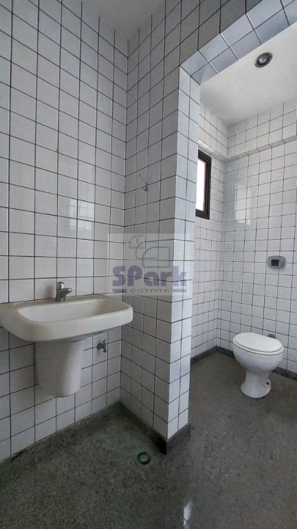 Sala à venda no Centro: 