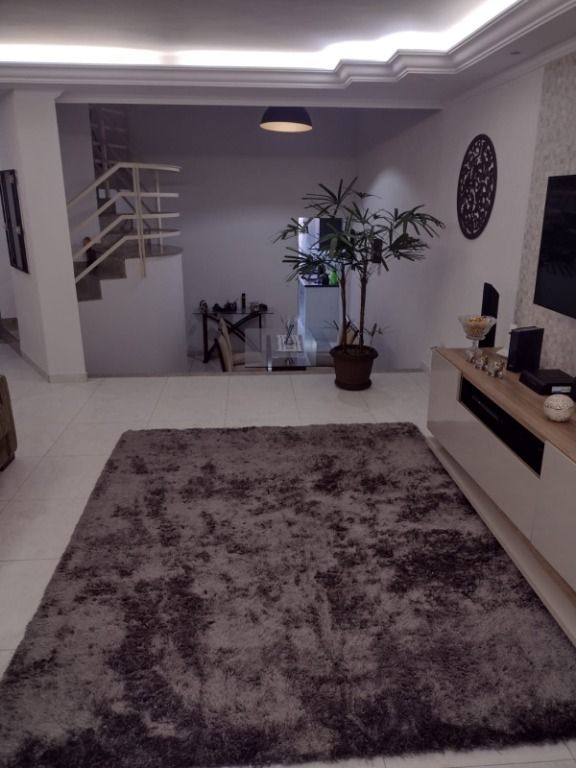 Sobrado à venda no Jardim Palermo: 