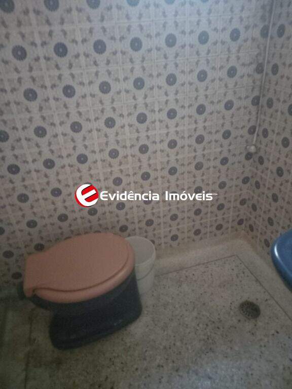 Sobrado à venda no Vila Scarpelli: 