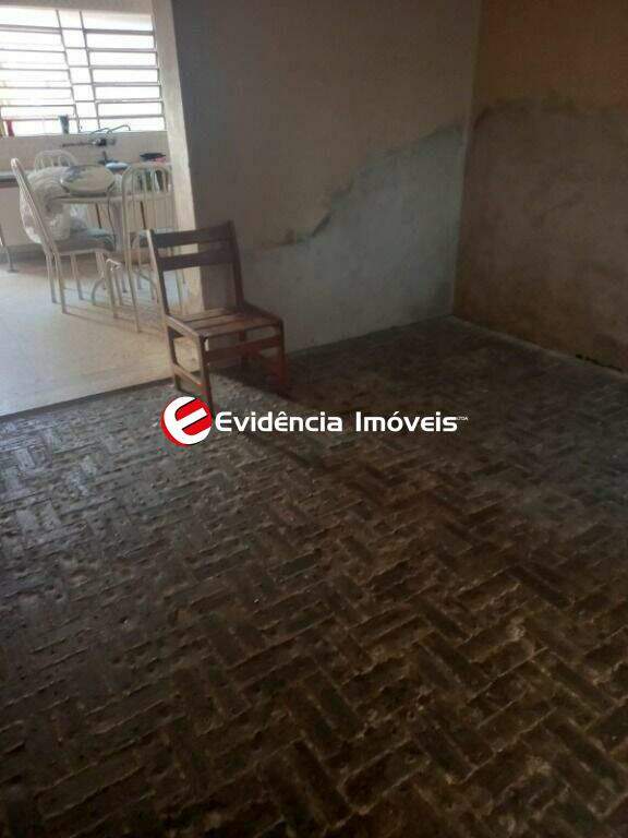 Sobrado à venda no Vila Scarpelli: 