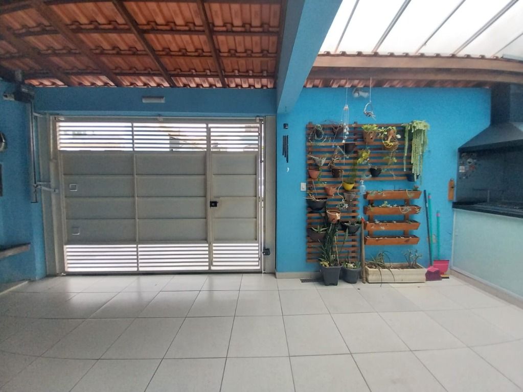 Sobrado à venda no Vila Scarpelli: 