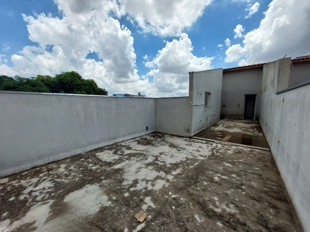 Cobertura à venda no Baeta Neves: 