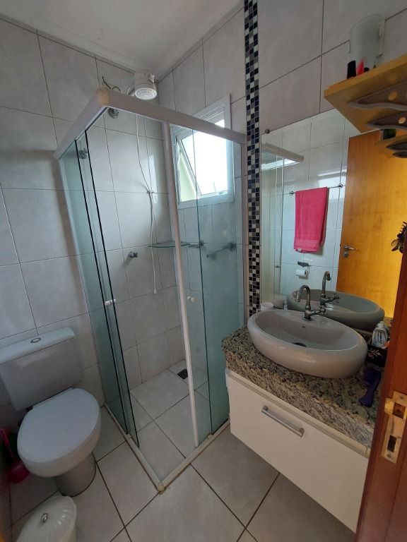 Sobrado à venda no Vila Cecília Maria: 