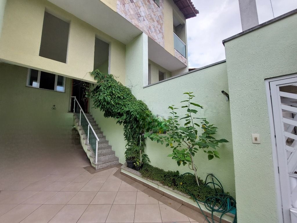 Sobrado à venda no Vila Cecília Maria: 