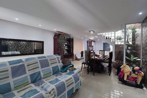 Sobrado à venda no Vila Guiomar: 