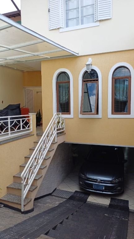 Sobrado à venda no Vila Scarpelli: 